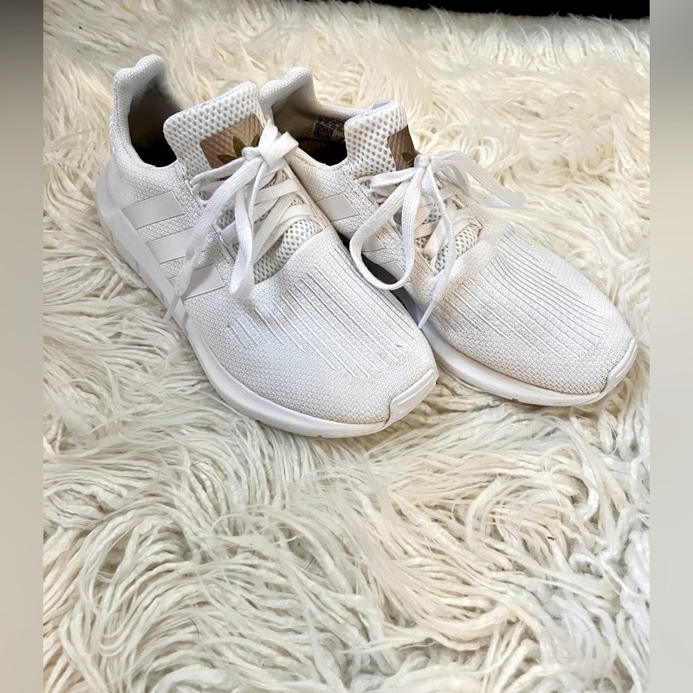 ADIDAS tennis shoes